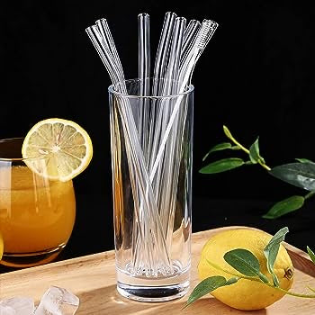 Tasses en verre 6 pièces et 6 pailles