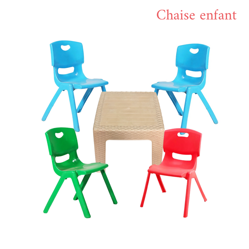Chaise enfant 4 pièces plus un table