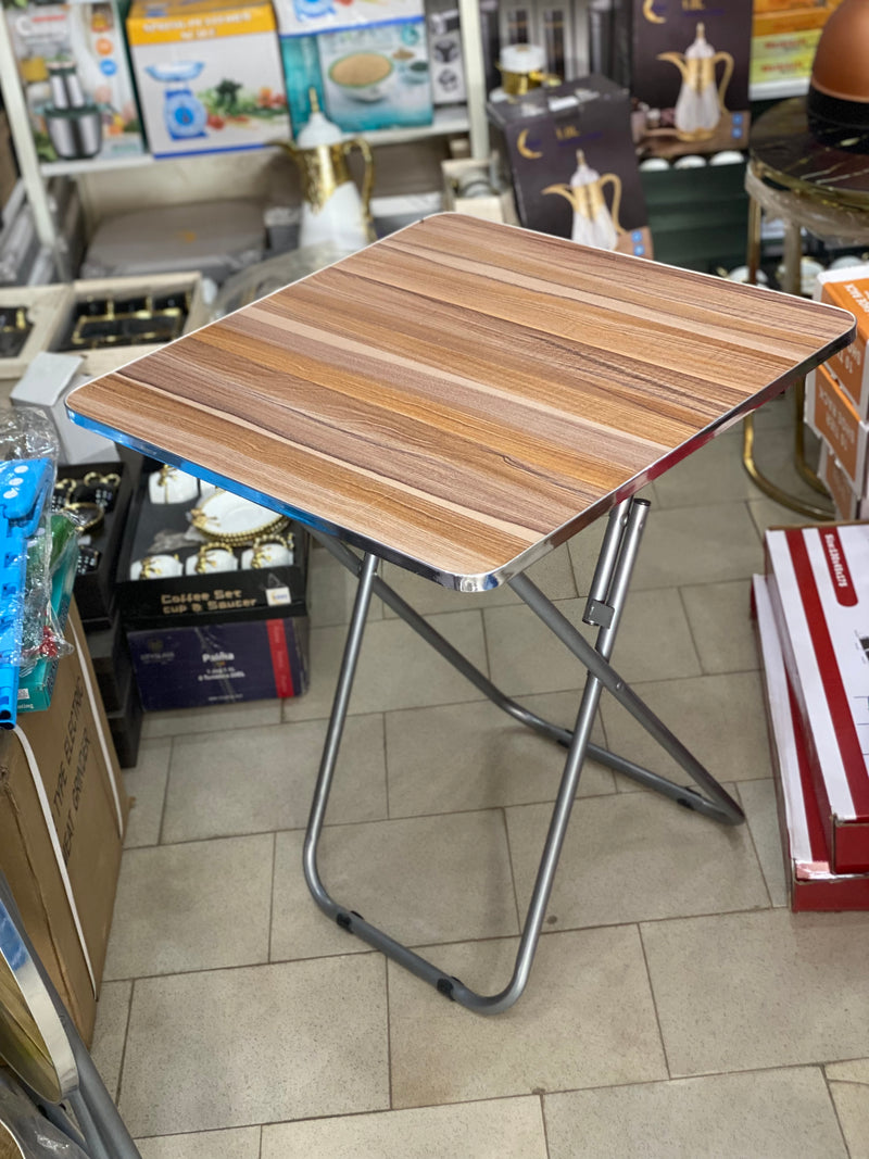 Table pliable en bois et métal 64 x 64