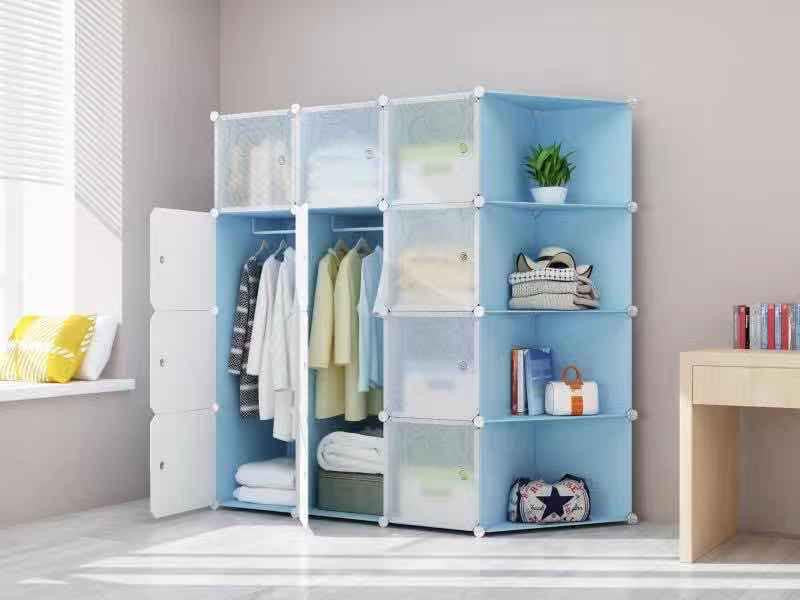 Armoire 3 battants en plastique plus 4 étagère - Boummarket