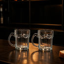 Tasses en verre avec poignée
