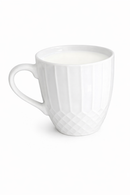 Tasse en porcelaine blanche